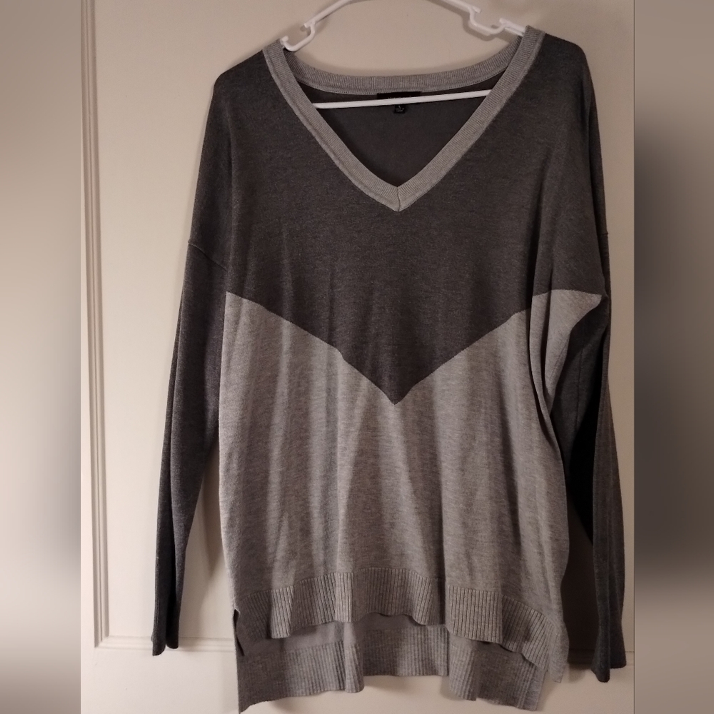 Ladies Verve Ami Large Gray Color Block Gray High Lo Lightweight Sweater